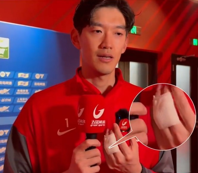 开云APP-颜骏凌：赛前热身手指脱臼，这时候更需要给球队信心所以坚持完赛